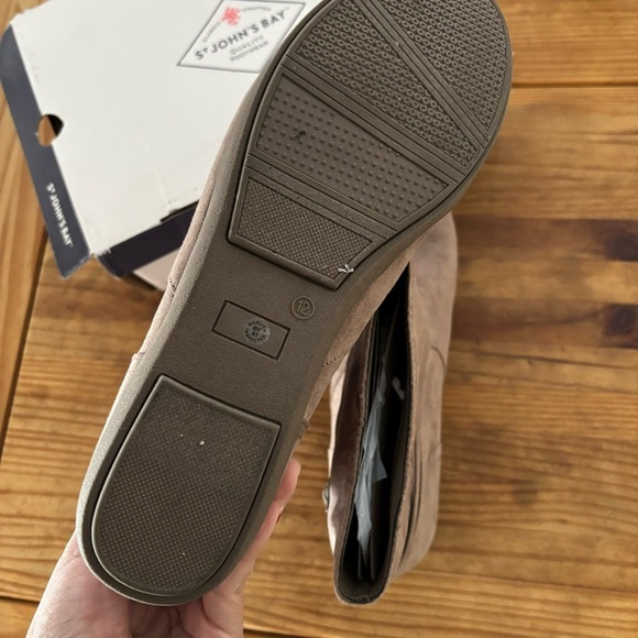 St. John's Bay Womens Kenzie Flat Heel Booties Size 12 - Picture 6 of 10